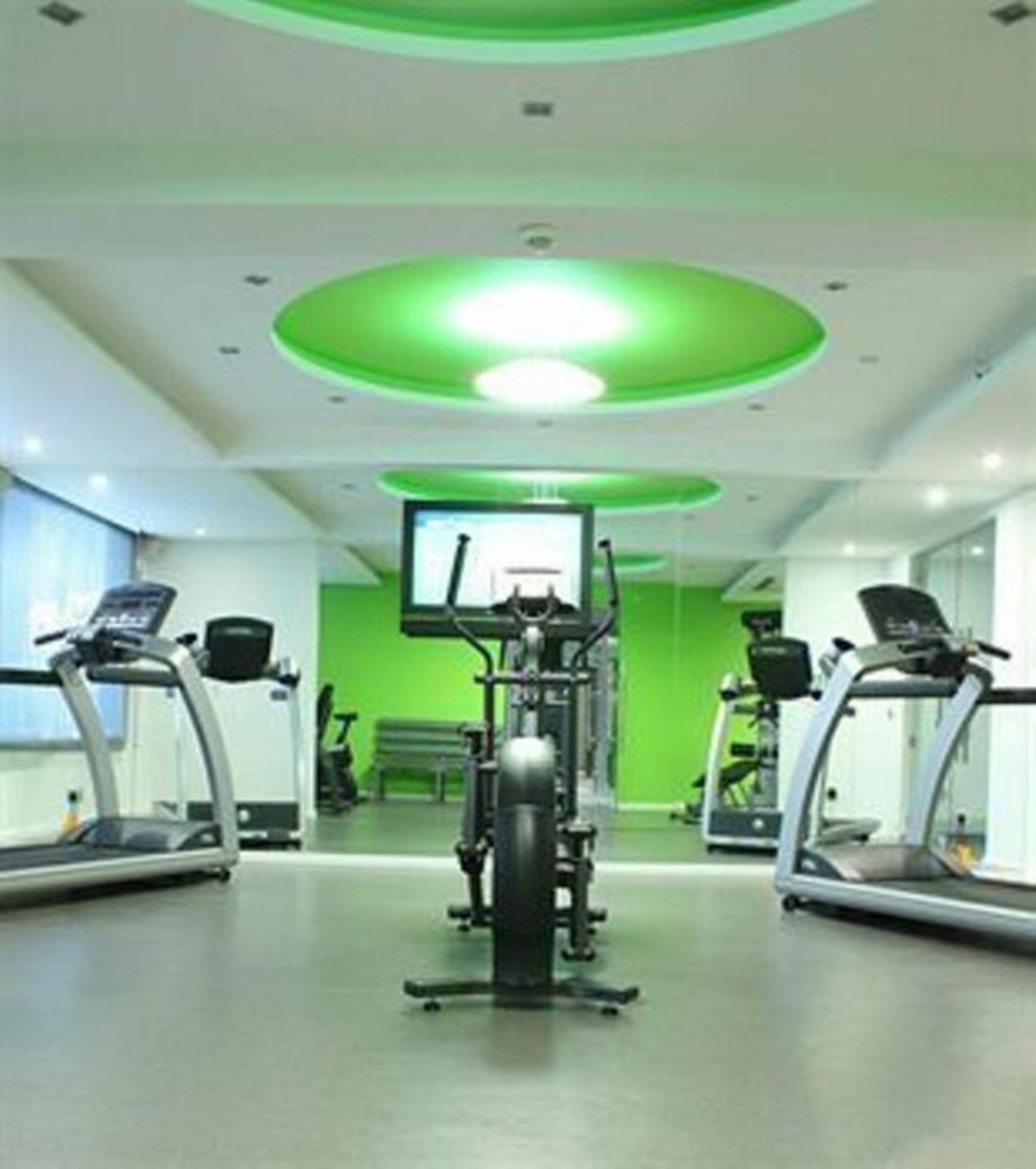 Hotel Farah Casablanca Eksteriør billede The gym at the hotel