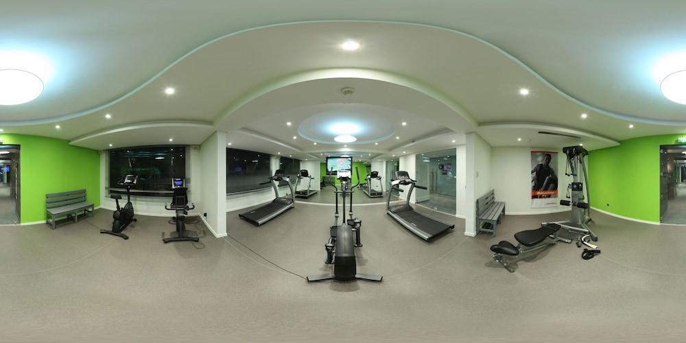 Hotel Farah Casablanca Eksteriør billede The gym at the hotel
