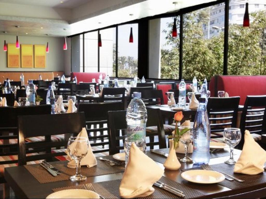 Hotel Farah Casablanca Eksteriør billede Restaurant